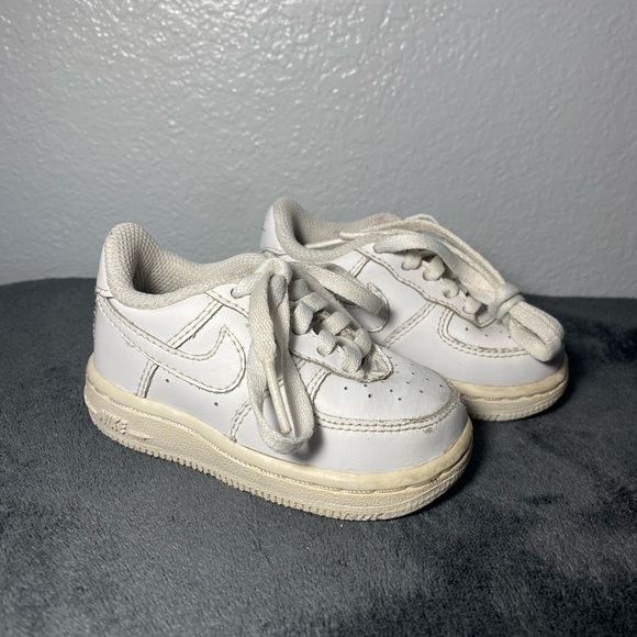 Nike Toddler White Sneakers size 4c - Picture 1 of 5